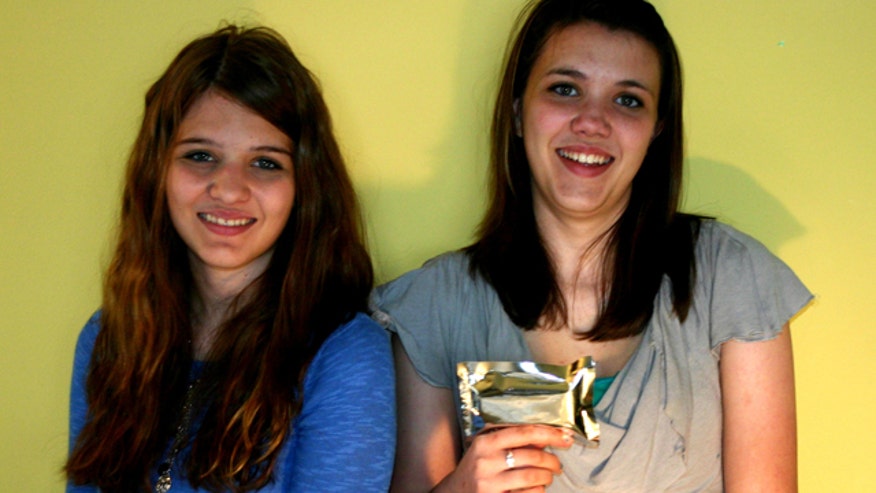 Shannon and Mikayla Diesch.jpg
